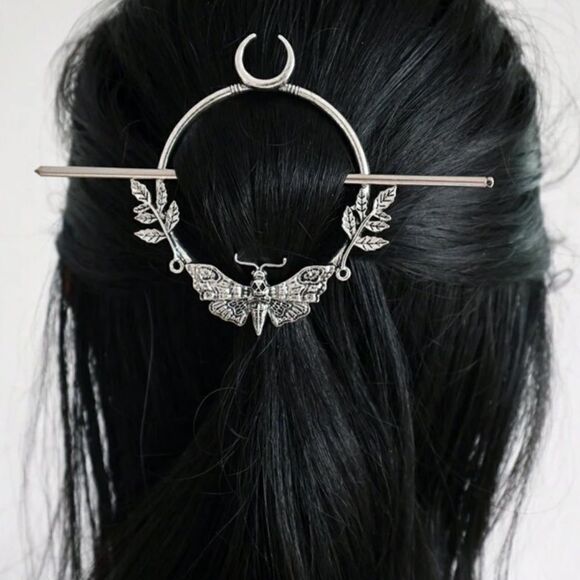 Gothic Death Moth Vintage inspired Hair Accessory, Engraved details, 🌙 - Picture 1 of 2